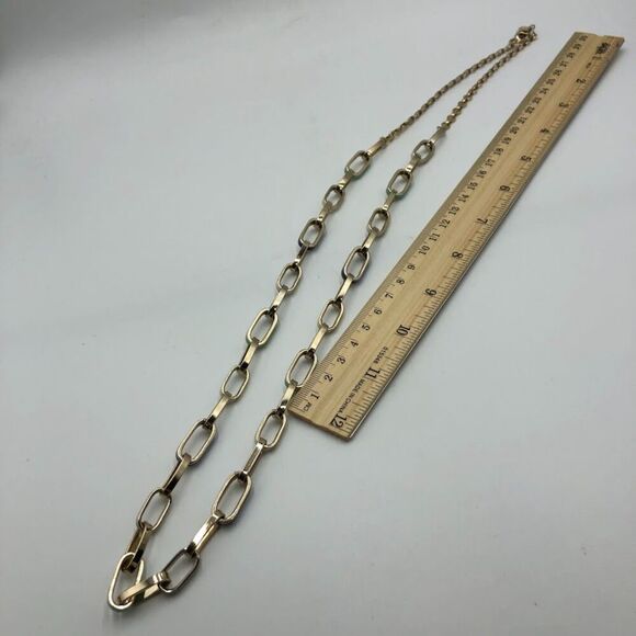 Vintage Banana Republic Women's Signed Silvertone Long Loop Chain Necklace - Picture 9 of 9